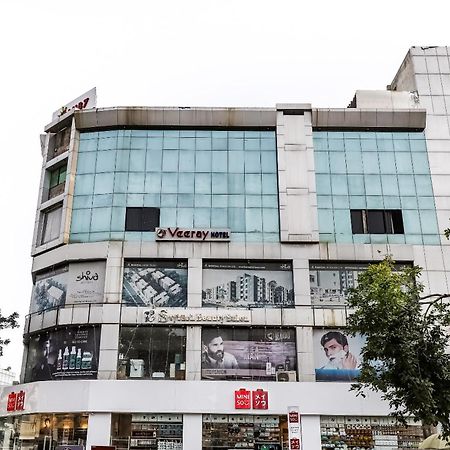 Oyo Hotel D Veeray Ахмедабад Екстер'єр фото
