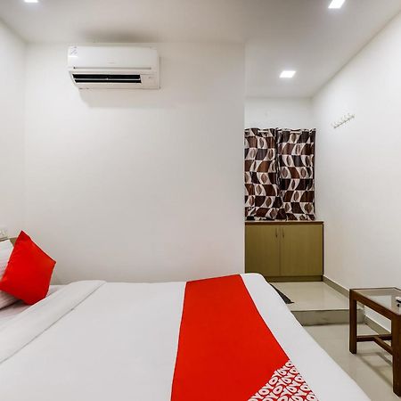 Oyo Hotel D Veeray Ахмедабад Екстер'єр фото
